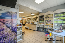 Budynek z lokalem użytkowym i mieszkaniem